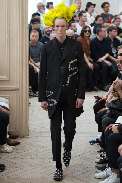 Look 27